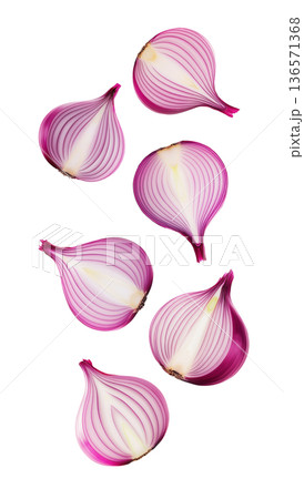 Halved red onions arranged in a seamless pattern, isolated on a white background, concept of fresh vegetable texture Halved red onions arranged in a seamless pattern, isolated on a white background, concept of fresh vegetable texture 136571368