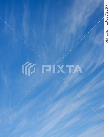 空と筋雲の風景 空と筋雲の風景 136572267