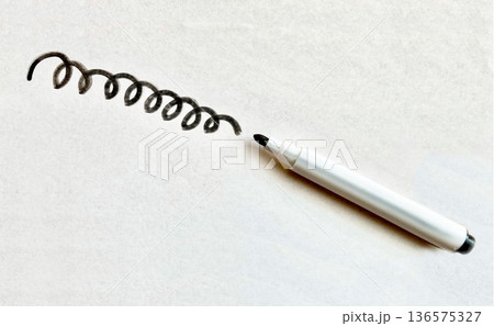 ぐるぐる書いたペン ぐるぐる書いたペン 136575327
