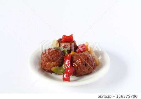 肉団子 肉団子 136575706