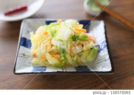 冬野菜を楽しむ！白菜の漬け物 136578065