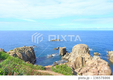 福井県坂井市、東尋坊の風景 福井県坂井市、東尋坊の風景 136578866