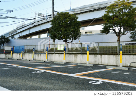 自動車認識用装置パーキング_02 136579202