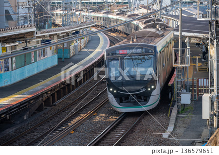 東武スカイツリーラインを走る東急2020系電車 東武スカイツリーラインを走る東急2020系電車 136579651