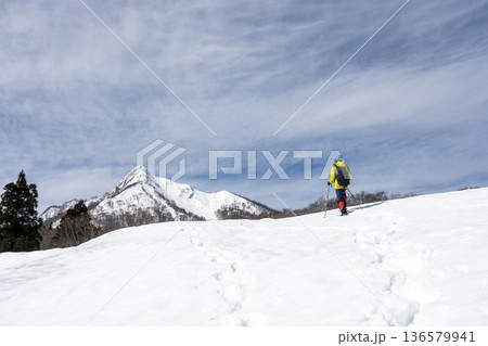 スノーシュートレッキングのイメージ　大山鏡ヶ成   136579941