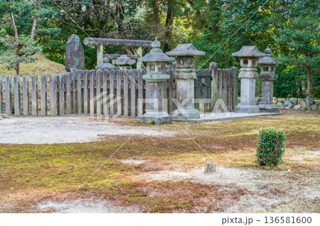京都市東山区　朝彦親王墓 136581600
