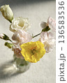 花瓶の花 136583536