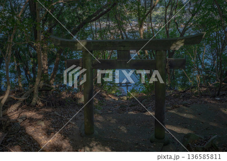 伊唐島の若宮神社の鳥居(長島町) 伊唐島の若宮神社の鳥居(長島町) 136585811