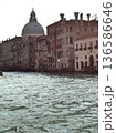 海から見たベネチュアの建物 136586646