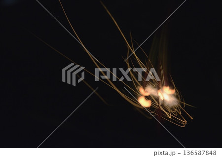 線香花火 136587848