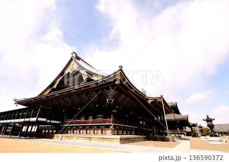 京都府　東本願寺・阿弥陀堂（重要文化財） 京都市 下京区 常葉町　2022年2月 136590372