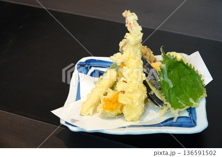 日本料理・天ぷらの盛り合わせ 日本料理・天ぷらの盛り合わせ 136591502