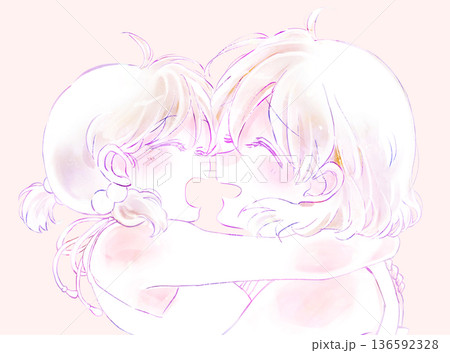 幸せそうに抱き合う女性と女の子 幸せそうに抱き合う女性と女の子 136592328