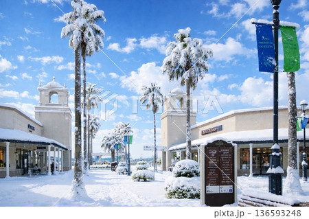 あみプレミアム・アウトレット　雪景色 136593248