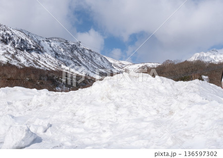 冬の那須山 136597302