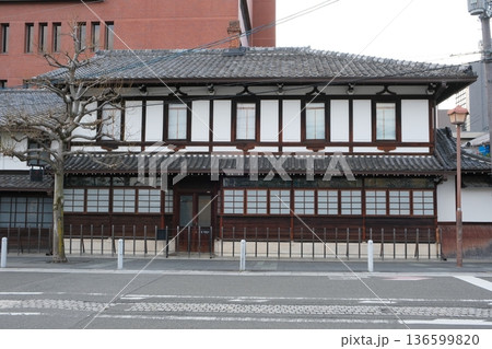 島津製作所創業記念館 136599820