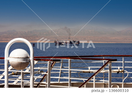 スエズ湾 136600310