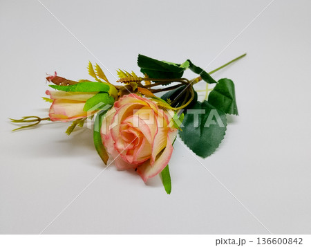 Artificial roses made of plastic or cloth for bouquets Artificial roses made of plastic or cloth for bouquets 136600842