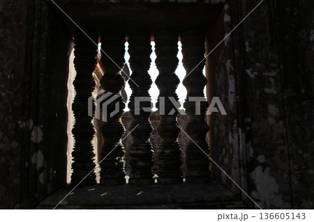 プレアヴィヒアの窓 136605143