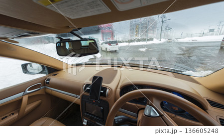 冬道の運転（POV撮影） 136605248