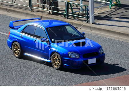 青い国産スポーツカー　イメージ 136605946