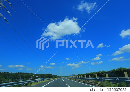 晴れた日の高速道路 晴れた日の高速道路 136607081