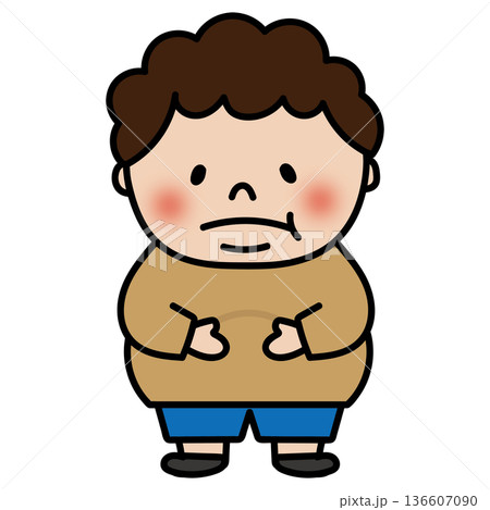 お腹を気にするぽっちゃりした天パの子供(男の子) お腹を気にするぽっちゃりした天パの子供(男の子) 136607090