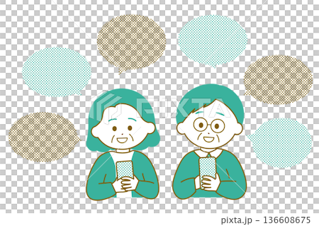 スマートフォンでSNSでのやり取りを楽しむシニア夫婦 136608675