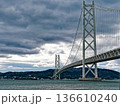 舞子公園から望む曇天の明石海峡大橋　1926年1月 136610240