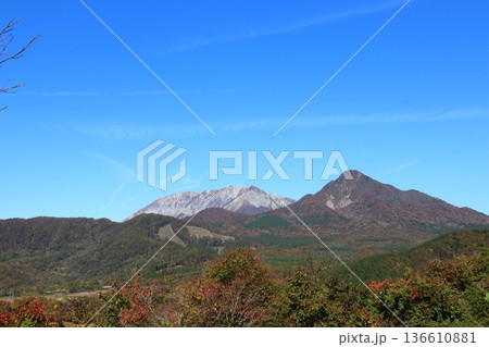 鬼女台展望台からの秋の大山 鬼女台展望台からの秋の大山 136610881