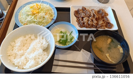 美味しいカルビ焼き定食 美味しいカルビ焼き定食 136611056