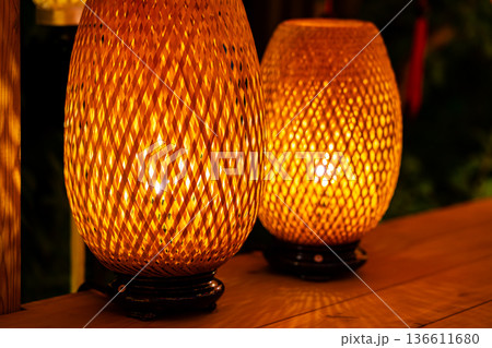 優しい灯りにとても癒される竹細工の照明 136611680