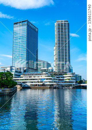 【神奈川県】綺麗な青空が広がる横浜ベイクォーター 136611740