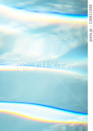 カラフルな水面模様がつくる夏色のイメージ カラフルな水面模様がつくる夏色のイメージ 136611888