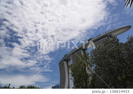 Marina Bay Sands Singapore Stunning Architecture Under Cloudy Sky 136614455