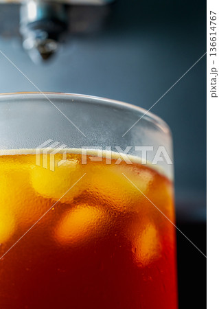 アイスコーヒー ガラスコップ ガラスのコップ 136614767
