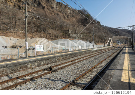 JR吾妻線　小野上駅 136615194