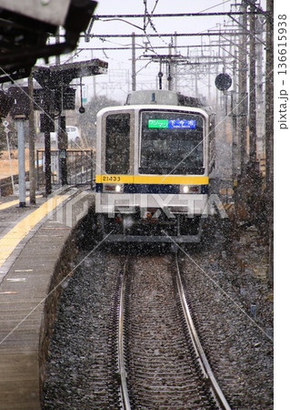 日比谷線を勇退し雪景色の新天地で活躍する… 20400系 日比谷線を勇退し雪景色の新天地で活躍する… 20400系 136615938