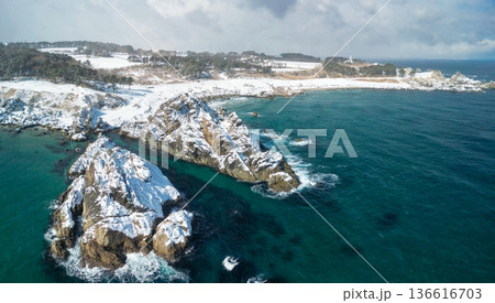 「青森県」雪景色の種差海岸　八戸市 136616703