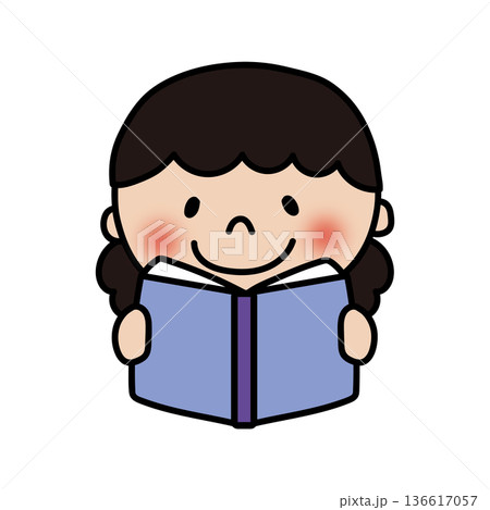 本を読むふわふわの天パの子供（女の子） 136617057