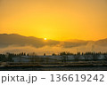 日の出と雲海【安曇野市】 日の出と雲海【安曇野市】 136619242