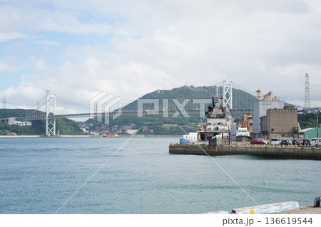 関門橋　青空 136619544