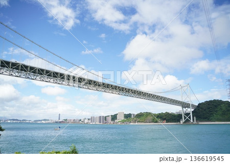 関門橋　青空 136619545