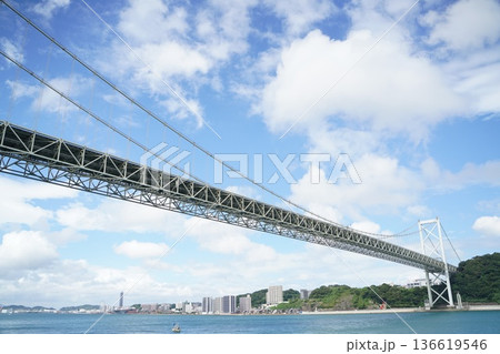 関門橋　青空 136619546
