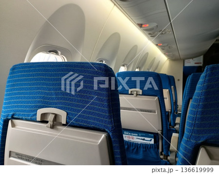 北海道プロペラ機内 136619999