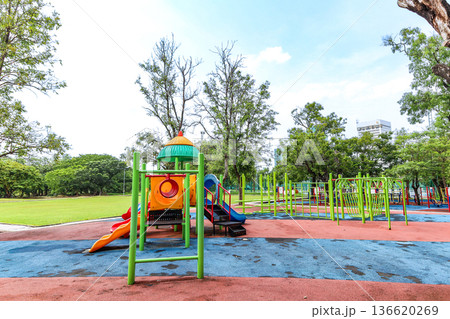 遊具のある公園 遊具のある公園 136620269