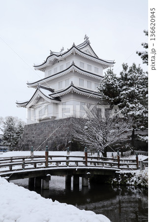 雪の日の忍城 136620945