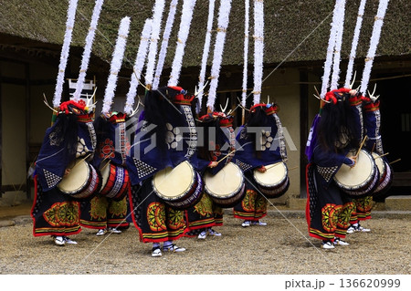 岩手県民俗芸能公演　鹿踊り 136620999