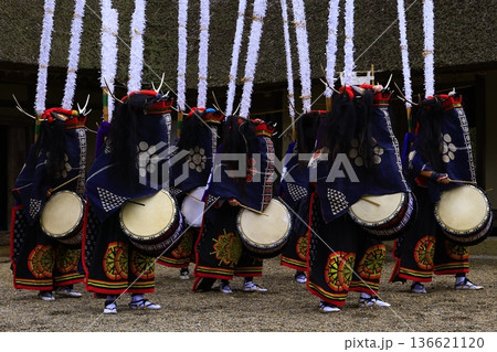 岩手県民俗芸能公演　鹿踊り 136621120