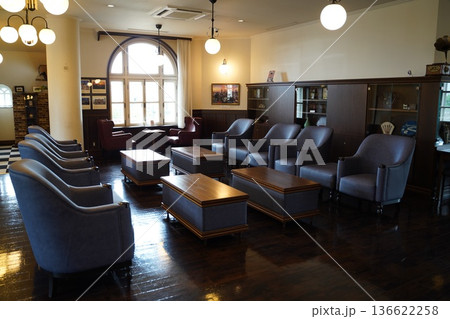 レトロな洋館 136622258